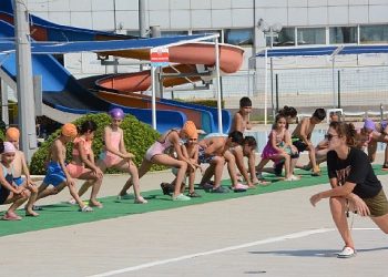 Torbalı Belediyesi’nde yüzme kursları başladı