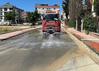 Yenişehir Belediyesi kent genelinde paklık çalışmalarını sürdürüyor