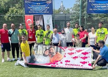 Yeşil alanda memnun son 