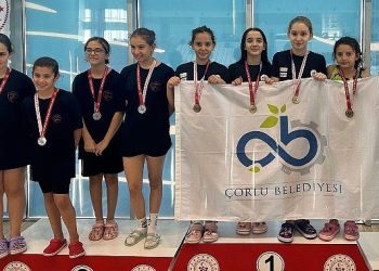 Yüzücülerimiz Kupayı Çorlu’ya Getirdi