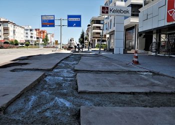 Zübeyde hanım caddesi’nde yağmur suyu sınırları güçlendirildi 