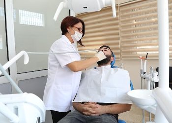 4 yılda 60 bin fiyatsız diş tedavisi