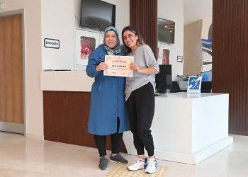 55 yaşındaki bayan, sporla bastonunu attı