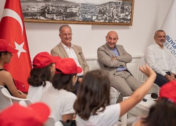 Adıyamanlı depremzede çocuklardan Lider Soyer’e teşekkür