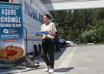 Antalya Büyükşehir’den 50 bin bireye aşure ikramı