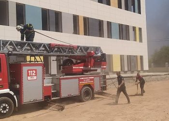 Aydın Büyükşehir Belediyesi İtfaiyesi İnşaatı Devam Eden Kent Hastanesi’nde Çıkan Yangını Söndürdü