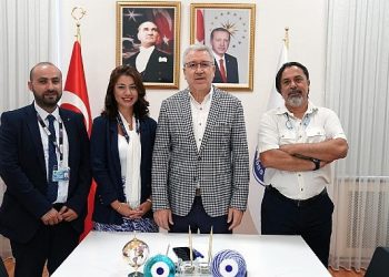 Babanın gözünden alınan dokuyla geliştirilen kök hücre oğluna ışık oldu