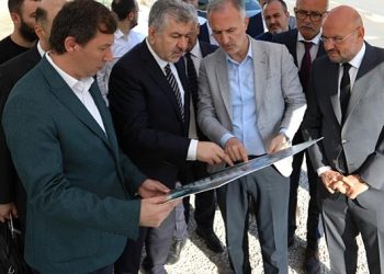 Bakan Yardımcısı Dönmez Yangın Bölgesinde İnceleme Yaptı