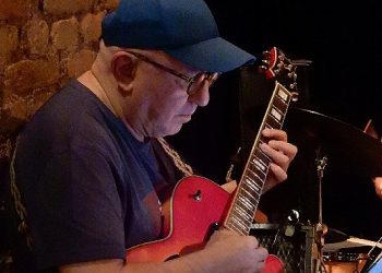 Caz müziğin başarılı ismi Lider Focan Yapı Kredi bomontiada Avlu sahnesinde