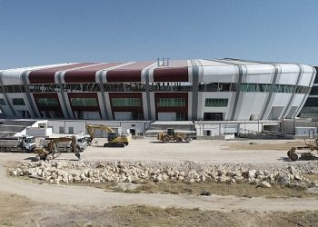 Karaman Belediyesi, yeni stadyum etrafında peyzaj ve etraf düzenlemesi çalışmalarına başladı