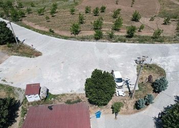 Karamürsel Çamdibi Mahallesi’ne parke