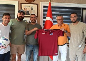 Kemer Belediyesi’nden ilçenin futbol gruplarına materyal dayanağı
