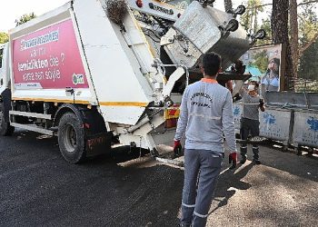 Kemer’de çöp konteynerleri dezenfekte ediliyor