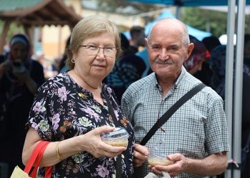 Kocaeli Büyükşehir’den esnaf ve vatandaşa aşure ikramı