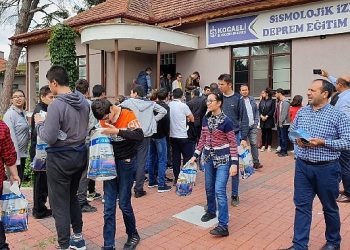 Kocaeli Büyükşehir’den sarsıntı farkındalığı eğitimleri