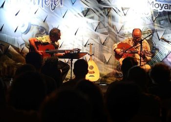 Konakta ud ve gitarın süper ahengi