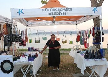 Küçükçekmece Belediyesi Bayan Emeği Pazarı, göl kenarında vatandaşlarla buluşuyor