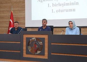 Lider Turan vazifesine başladı