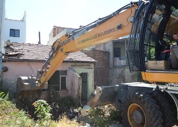 Metruklar yıkılıyor vatandaşın yüzü gülüyor