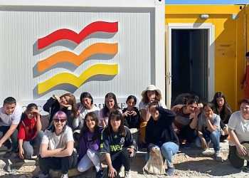 Suna’nın Kızları’ndan sarsıntı bölgesine “Çocuk Ömür Merkezleri”