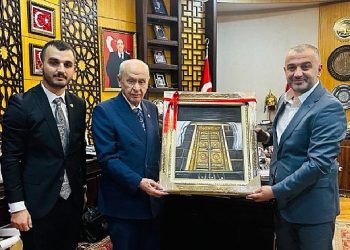 Tarihi ve Kutsal Yerler ile Büyüleyen Stant: Amine Sultan Tan’ın “Ruh-u Revan” Standı.