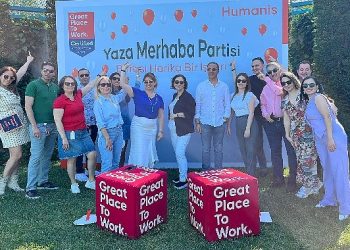 Türkiye’nin en süratli büyüme kaydeden ilaç şirketi Humanis, Great Place to Work® sertifikası aldı