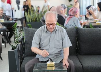 Yaşlı Hayat Merkezi’nde Aşure İkramı