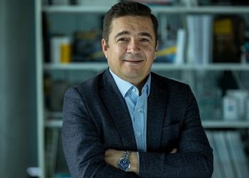 Yükselen yakıt fiyatları elektrikli araçların popülerliğini artırıyor