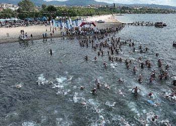 Zeytinburnu Masterler Yüzme Kadrosu 2 bin 650 Metreye Kulaç Attı