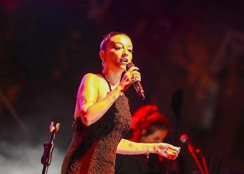 30. Memleketler arası Gemlik Zeytini Şenliğinin finalini Melike Şahin yaptı