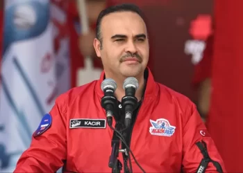 Bakan Kacır: Gençlerimizin önünü daha fazla açmalıyız