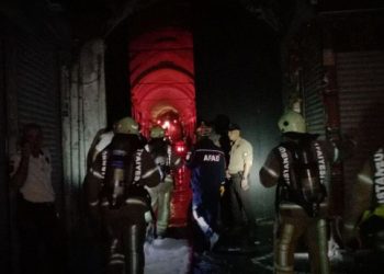 Kapalıçarşı’nın çatı kısmında yangın