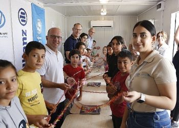Allianz Kümesi CEO’su Oliver Bäte ve Allianz Türkiye CEO’su Tolga Gürkan, UNICEF ile Birlikte Sarsıntı Bölgesini Ziyaret Etti