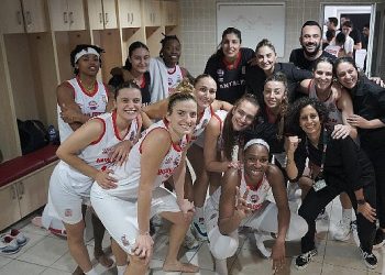 Antalya Büyükşehir Belediye Bayan Basketbol Kadrosu, Beşiktaş’ı Yenerek Liderliğe Yükseldi