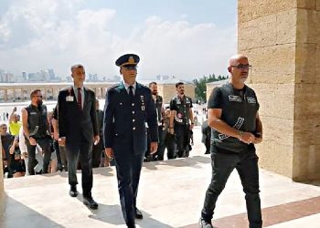 Atatürk sinemasının direktörü “ATA”nın huzurunda