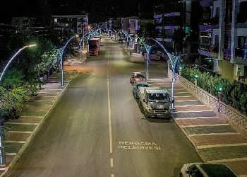 Bergama’da yollar yenileniyor, halk refaha kavuşuyor