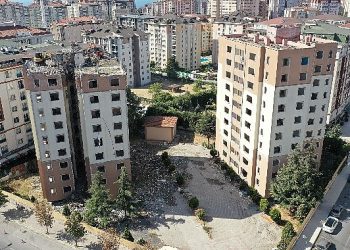 Beylikdüzü’nde kentsel dönüşüm devam ediyor