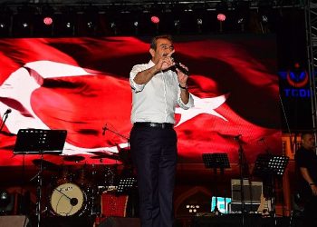 “Büyük zaferi coşkuyla kutluyoruz”