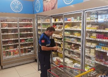 Büyükşehir Zabıtası El Koydu