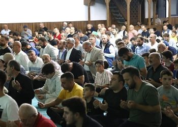 Canik’te Eller Semaya Açıldı