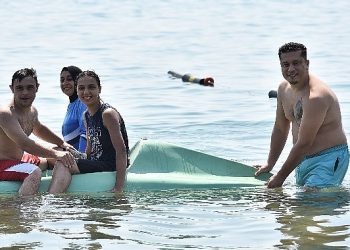 Deniz aşkı pürüz tanımıyor