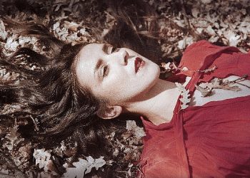 Fado ve Çağdaş İngiliz Müziğini Harmanlayan Nessi Gomes, 11 Kasım’da Şiddetli PSM’de!