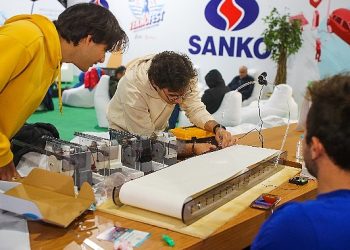 Geleceğin Girişimcileri için TEKNOFEST İzmir Heyecanı Başlıyor