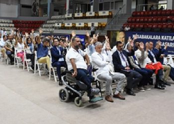 İzmir Büyükşehir Belediyesi Gençlik ve Spor Kulübü’nde Bayrak Değişimi