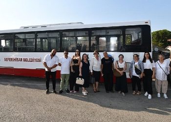 İzmir Büyükşehir Belediyesi’nden Seferhisar Belediyesi’ne otobüs