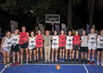 İzmir Cup finalleri nefes kesti