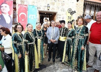 İzmir Kırım Türkleri ‘Evlerine’ Kavuştu