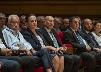 “İzmir’i Vatandaşlarımızın İtimatla Nefes Alıp Vereceği Bir Yuva Olarak Tasarlıyoruz”