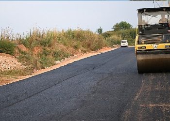 Kartepe’de 270 ton asfalt serildi