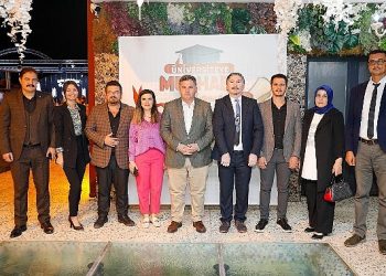 Kınık Belediyesi’nden Üniversiteyi Kazanan Gençlere Eğlenceli Buluşma Gecesi